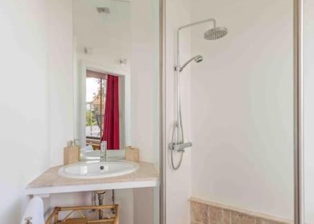 Hietzing Apartment | Elegant Two-Level Retreat with Whirlpool and Rooftop Views