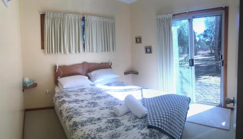 Severnlea Ski Chalet | Discover Whiskey Gully Wines: Guest Rated 9/10 with Breakfast