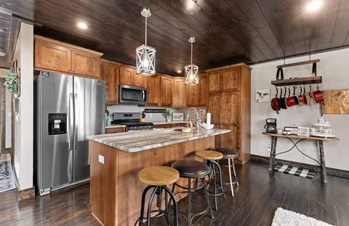 Lead House | Experience Whiskey Hills At Terry Peak: Spa & Breakfast Included