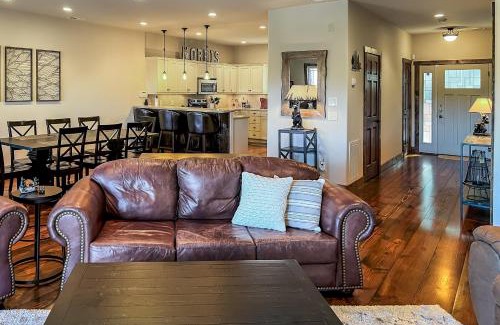 Andersonville Apartment | Experience Family-Friendly Comfort at Whisky Waves Hotel