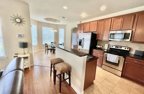 Round Rock Original Plat House | Whisper Dreams Retreat: Pet-Friendly Oasis Near Austin