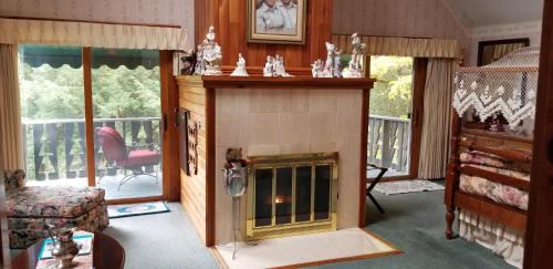 Cooperstown Bed & Breakfast | Guest Rated 10/10: Whisperin' Pines Chalet Awaits You