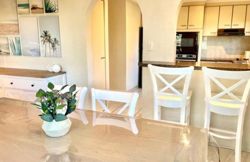 Bongaree Apartment | Oceanfront Whispering Palms: Guest Rated 8.8/10