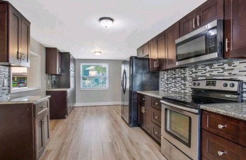 Lake Park House | Whispering Palms Beach House: Pet-Friendly Oasis in Naples