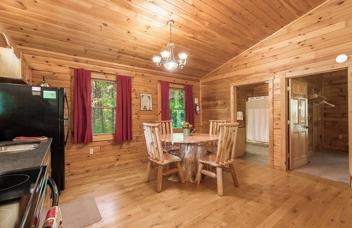 Logan Cabin | Tranquil Lodge by the Pond, Steps from Old Man's Cave
