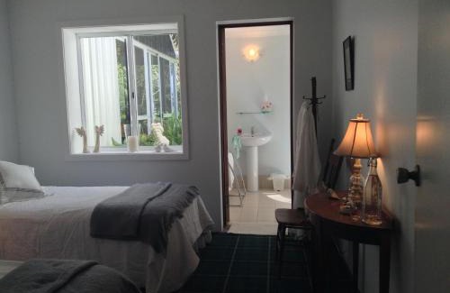 Collie Bed & Breakfast | Experience Comfort at Whispering Pines Bed and Breakfast
