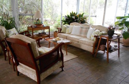 Collie Bed & Breakfast | Experience Comfort at Whispering Pines Bed and Breakfast