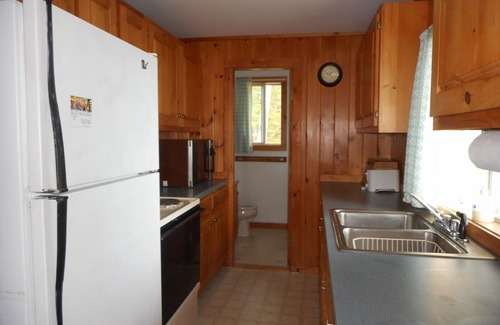 Damariscotta Cottage | Tranquil Whispering Pines Cottage with Lake and Ocean Views
