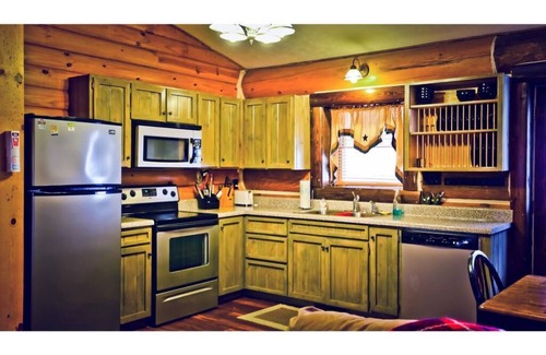 Luray Cabin | Family-Friendly Getaway at Whispering Pines Cabin