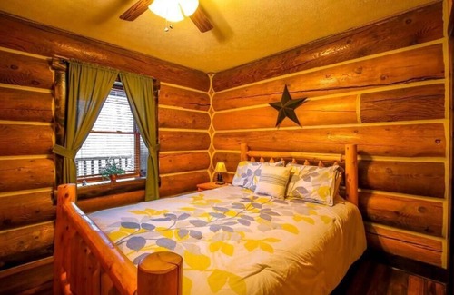 Luray Cabin | Family-Friendly Getaway at Whispering Pines Cabin