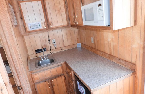 Leasburg Cabin | Premier Whispering Pines Cabin Rental by Meramec River