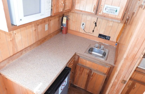 Leasburg Cabin | Premier Whispering Pines Cabin Rental by Meramec River
