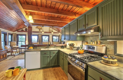 Cornucopia House | Unforgettable Whispering Pines on Lake Siskiwit Retreat