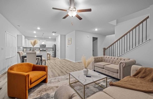 Grayson House | Family-Friendly Retreat at Whispering Pines on Clark Lake