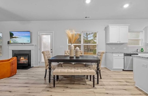 Grayson House | Family-Friendly Retreat at Whispering Pines on Clark Lake