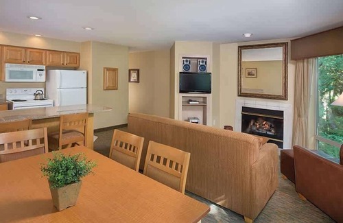 Welches Condo | Whispering Woods Resort, 2 bedroom