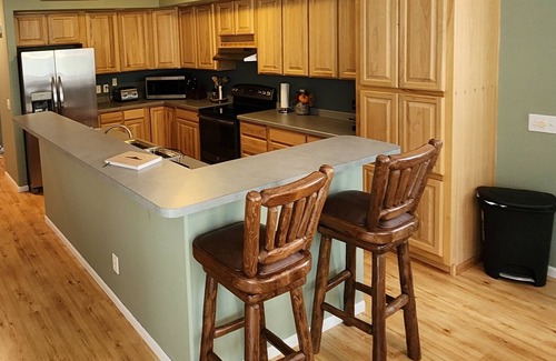 Pellston House | Secluded Whispering White Pines: Family-Friendly Retreat