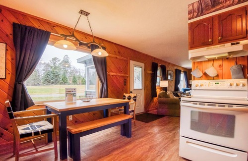 Rangeley Cabin | Cozy RM G Cottage in Rangeley Manor with Lake View & Porch