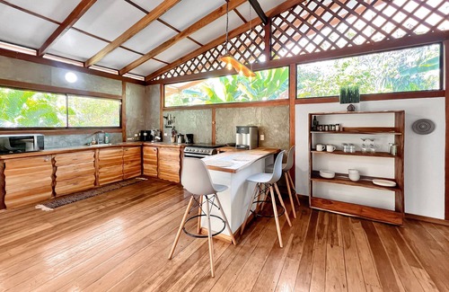 Santa Lucia House | Cozy Retreat | 3-Bedroom with Pool, Steps from the Beach