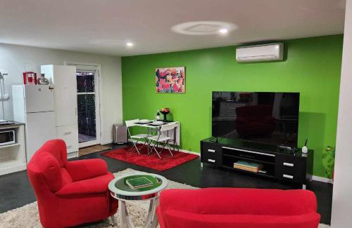 Maryborough Apartment | Escape to Whispering Woods Amore - Pet Friendly Retreat
