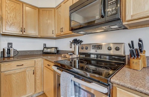 Cheyenne Meadows House | Whistler Hollow: BBQ Pit on Deck & Family-Friendly Amenities
