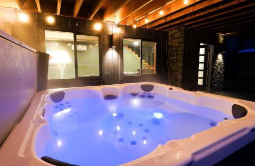 Glacier House | Relax at Whistler Peak Lodge with Hot Tub Access