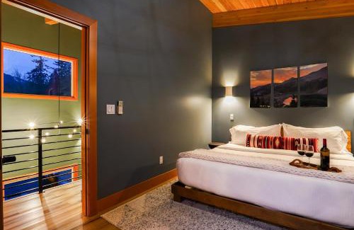 Glacier House | Relax at Whistler Peak Lodge with Hot Tub Access