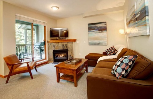 Whistler Cay Heights Condo | Whistler Vill 2BRM: Cozy Escape with Pool, Hot Tub & Walkability