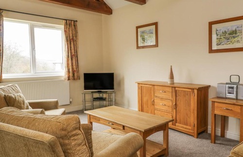 Penrith House | Relax at Whitbarrow 24: Family-Friendly Retreat with Pool