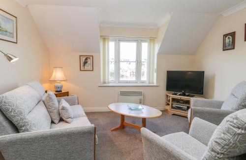 Whitby Apartment | Exceptional Whitby Harbour Retreat: Perfect for Families