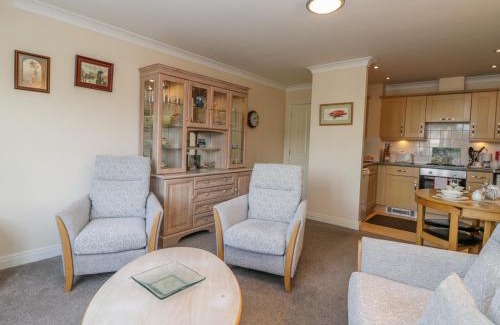 Whitby Apartment | Exceptional Whitby Harbour Retreat: Perfect for Families