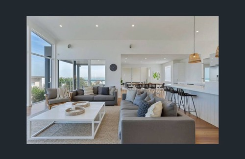 Port Elliot House | "Whitby" House by the Sea