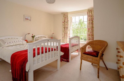 Whitchurch House | Pet-Friendly Whitchurch Cottage: 4-Star Guest Rated Haven