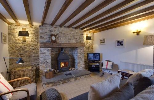 Monkton House | Pet-Friendly Whitcombe Cottage: 4-Star Stay with Great Reviews