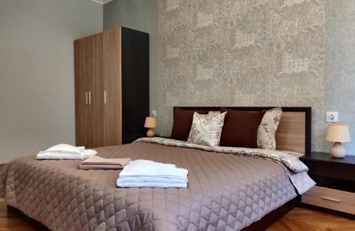Kazanlak Apartment | Child-Friendly White Apartment with 8.7/10 Guest Ratings