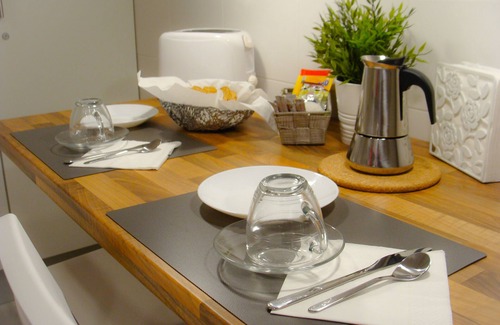 Genil Apartment | Premier WHITE Apartment: Ski Access & Alhambra Views