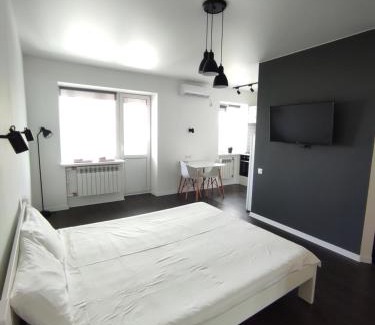 Sukhinovka Apartment | Budget-Friendly White Apartment with Family Amenities