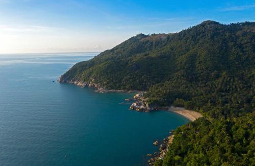 Baan Tai Villa | Elegant White Azure Villa Koh Phangan with Oceanfront Pool