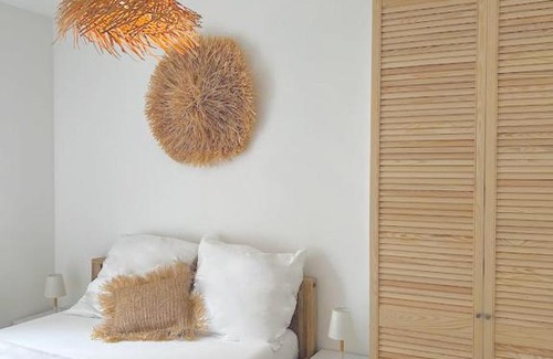 Fogliano Marina Apartment | Beachfront 2 Bedroom Suite with Family-Friendly Amenities
