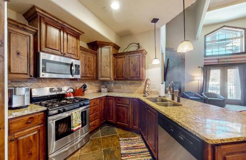 Brian Head House | Unforgettable Stay at White Bear #B11 - Rated 10/10!