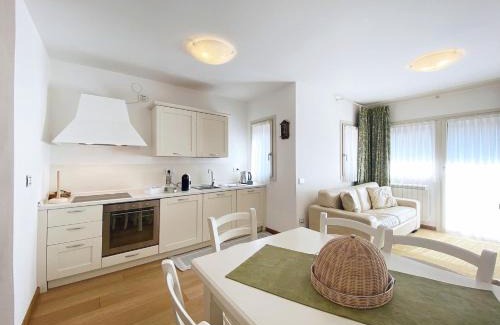 Temu Apartment | Pet-Friendly Retreat at White Bear with Excellent Reviews