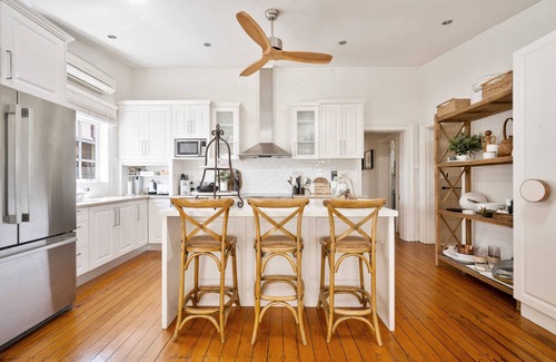 Orange House | Elegant 'White Birch' Cottage with Breakfast & Accessibility