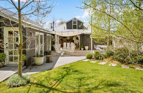 Orange House | Elegant 'White Birch' Cottage with Breakfast & Accessibility