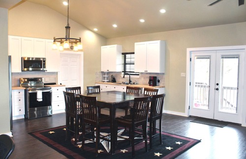 Medina House | White Bluff on the Medina **River Front