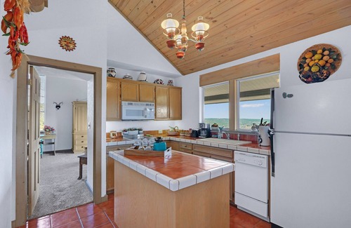 Wimberley House | Romantic White Buffalo Guest House with Spa & Scenic Views
