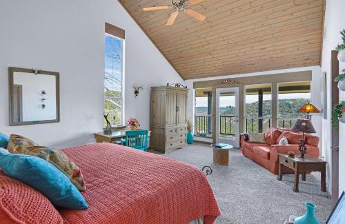 Wimberley House | Exceptional White Buffalo Guest House - Family Friendly Retreat