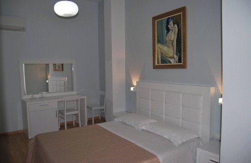 Berat Hotel | White City Hotel & Restaurant