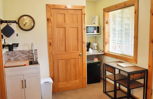 Orderville Cabin | Experience the Breathtaking White Cliffs - Pool & Hot Tub