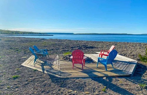 Georgian Bluffs Cottage | Guest Rated 10/10 at White Cloud and Griffith Hotel