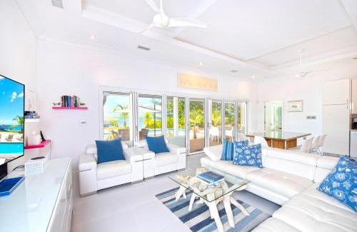 Breakers House | Relaxing Oceanfront Retreat at White Cottage, Grand Cayman